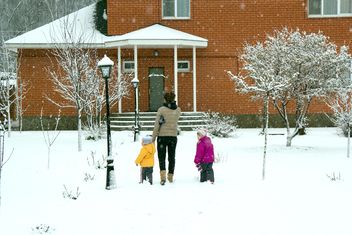 Snowfalled road to the house, winter in Podolsk - image #342577 gratis