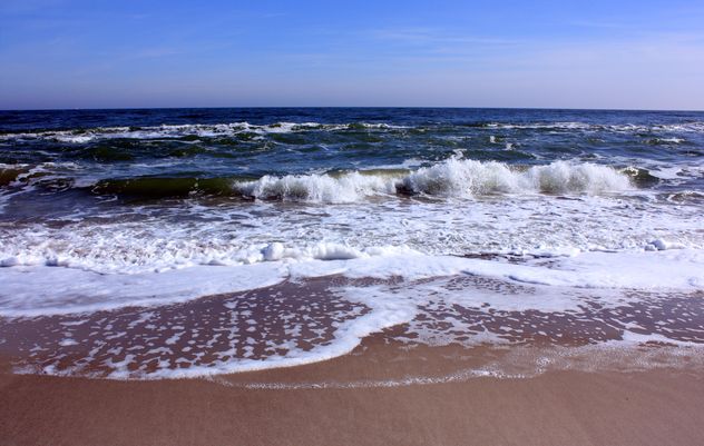 Black sea water waves the sand coast - бесплатный image #344047