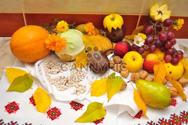 Fresh autumn fruits and vegetables - image #346627 gratis