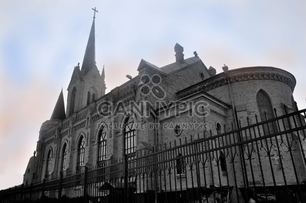 Old church behind fence - image gratuit #346927 
