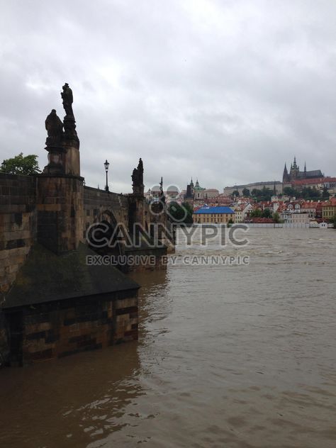 View on river and architecture of Prague, Czech Republic - image #348367 gratis