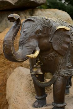 Statue of elephant on stone closeup - бесплатный image #348507