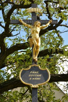 Jesus Christ on cross outdoors - бесплатный image #348577