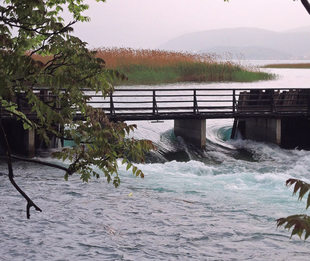 Macedonia (Struga) Drim River flows out of Lake Ohrid - image #373097 gratis