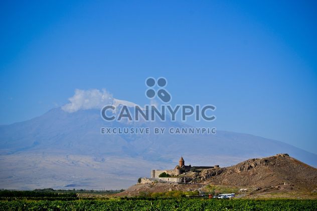 Khor Virap monastery near Ararat mountains, Armenia - image #449567 gratis