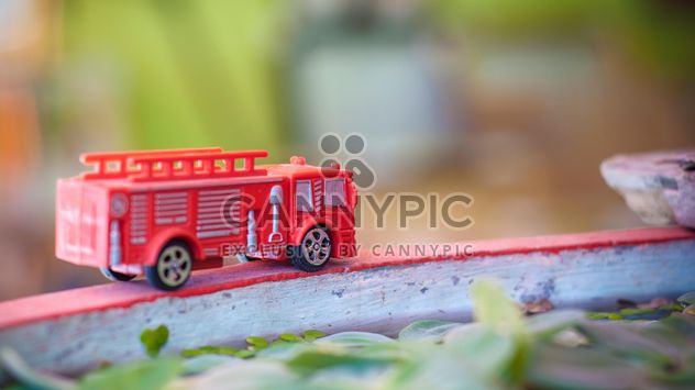 Toy fire truck - image gratuit #452577 