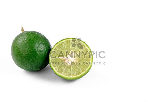 lime on white background - image gratuit #452607 
