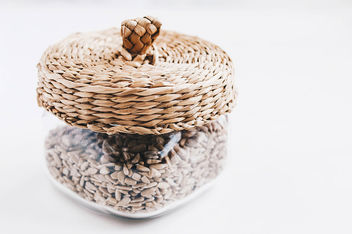 Glass jar with sunflower seeds.jpg - бесплатный image #453437